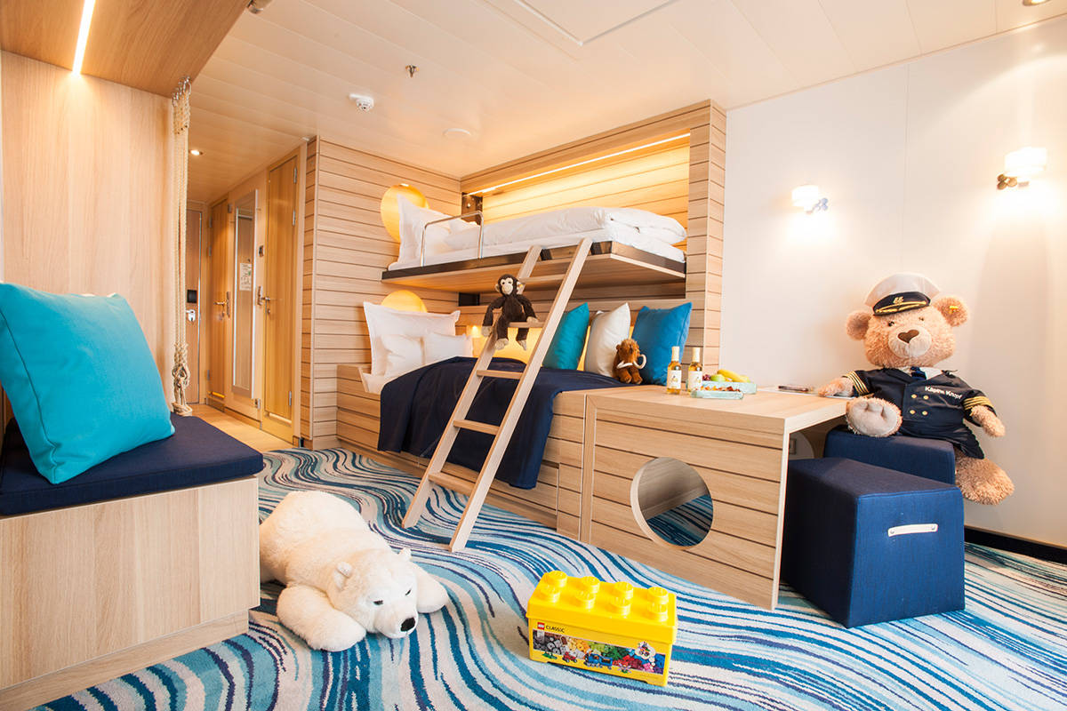 Hapag Lloyd - MS Europa 2 - Accommodation - Family Apartment.jpg